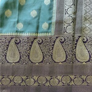 Gray and dark plum border with nice mango design  comes with fall never worn